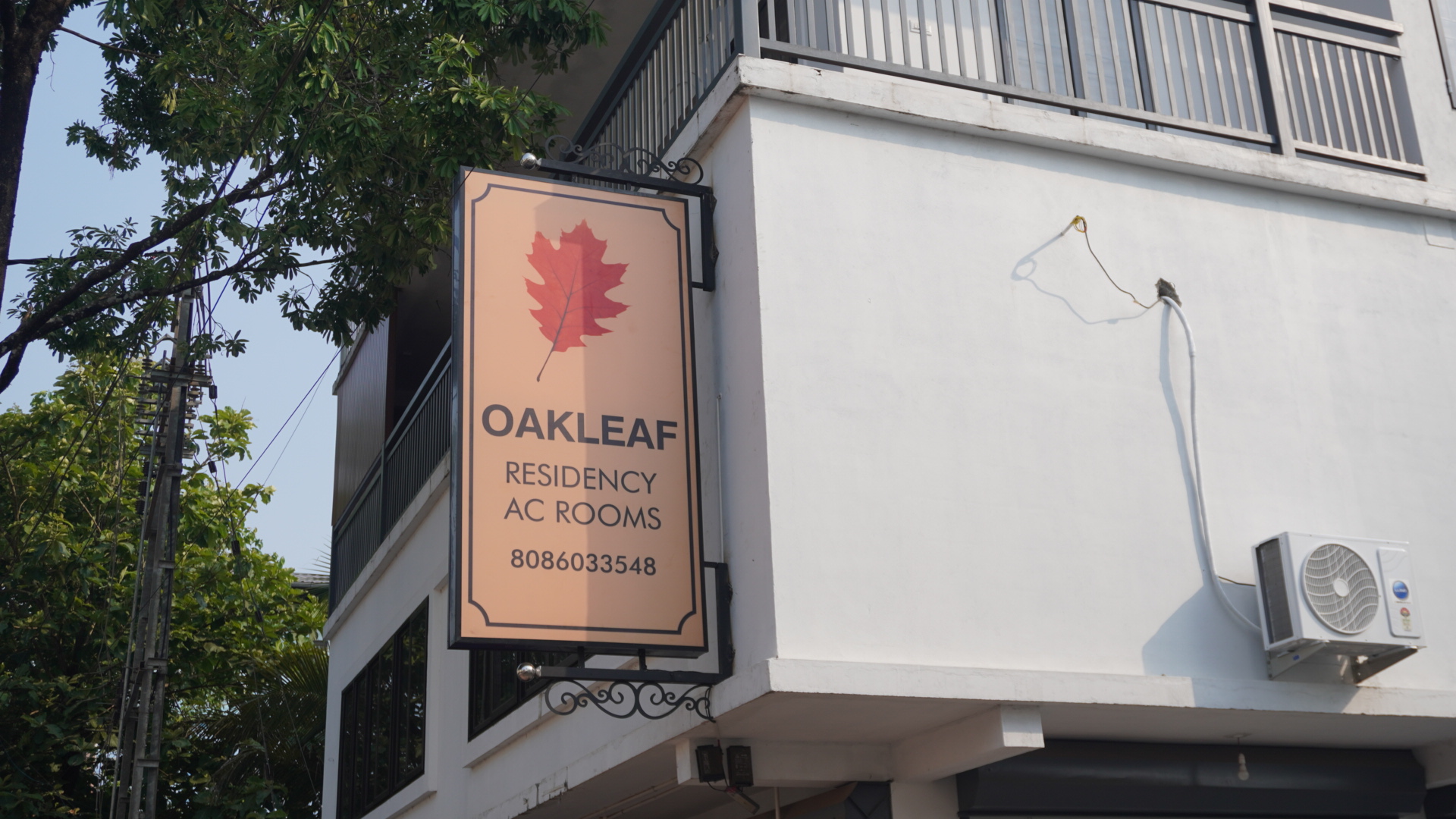 About Oakleaf Residency